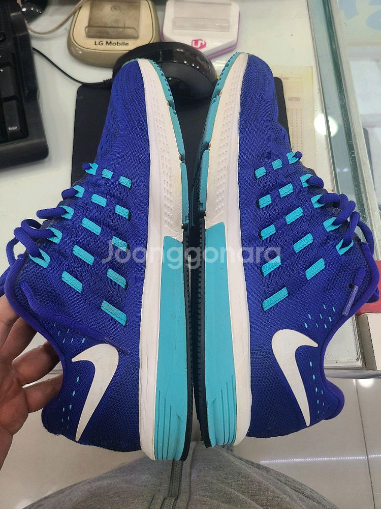 나이키 런닝화 에어줌 보메로11 275--6