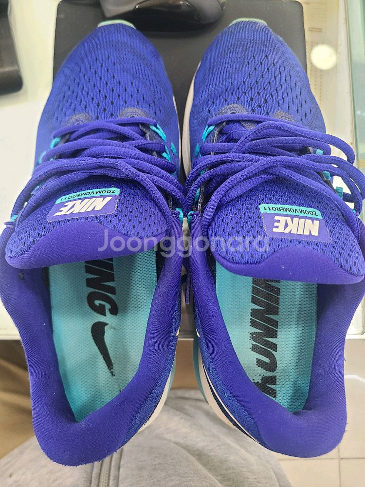 나이키 런닝화 에어줌 보메로11 275--4