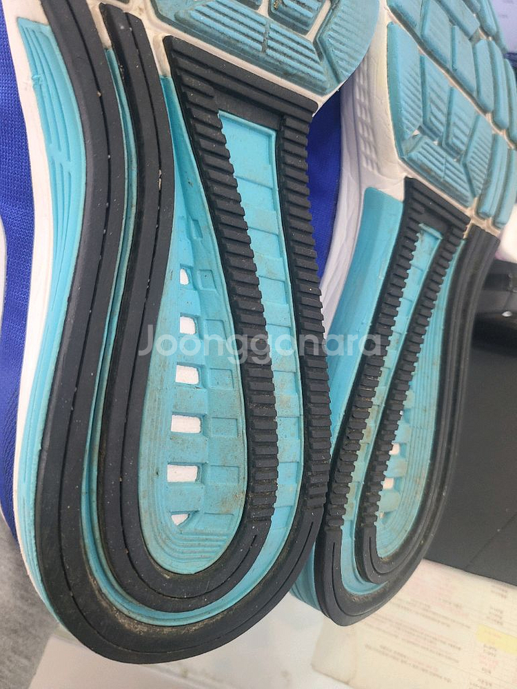 나이키 런닝화 에어줌 보메로11 275--8