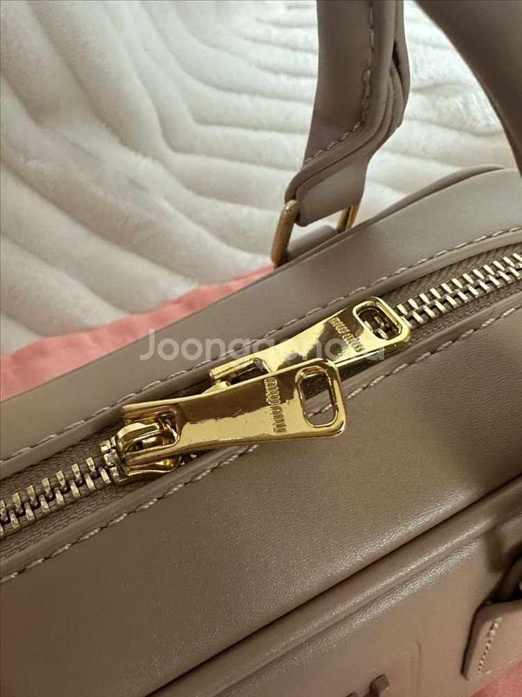 미우미우 아르카디 스몰--3