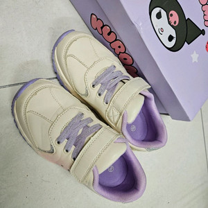 아동 쿠로미 여아 운동화 200 사이즈