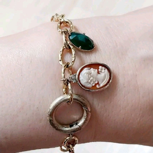 18k천연 카메오 꼬냑다야팔찌(16.5에서17)