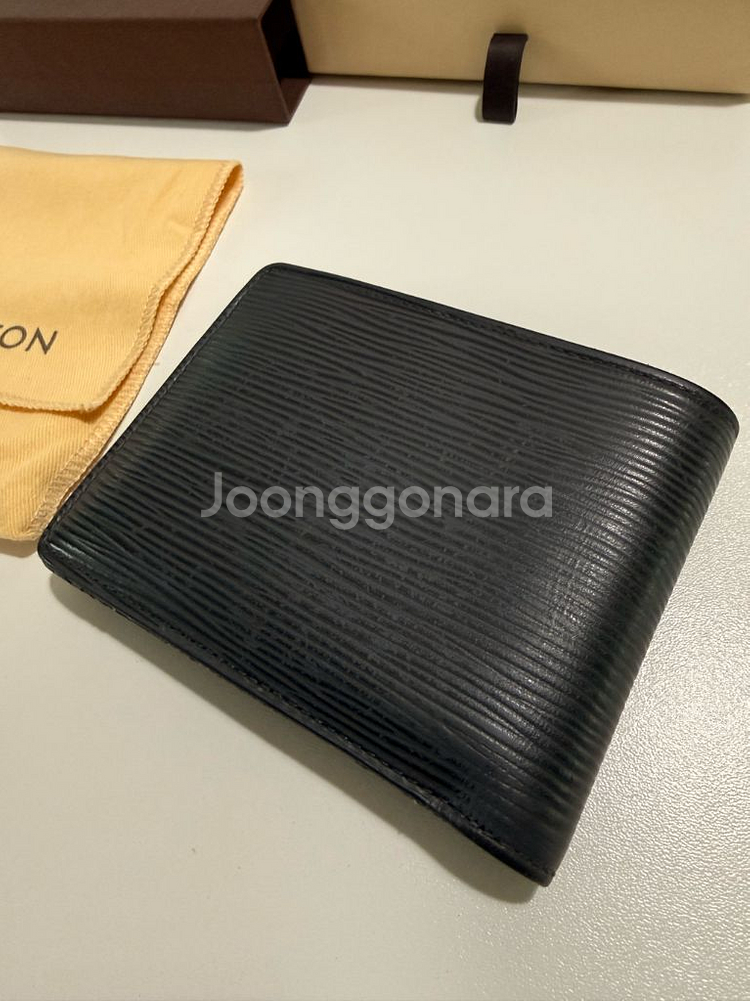 루이비통 지갑 블랙 에피 에삐 반지갑 국내정품--2