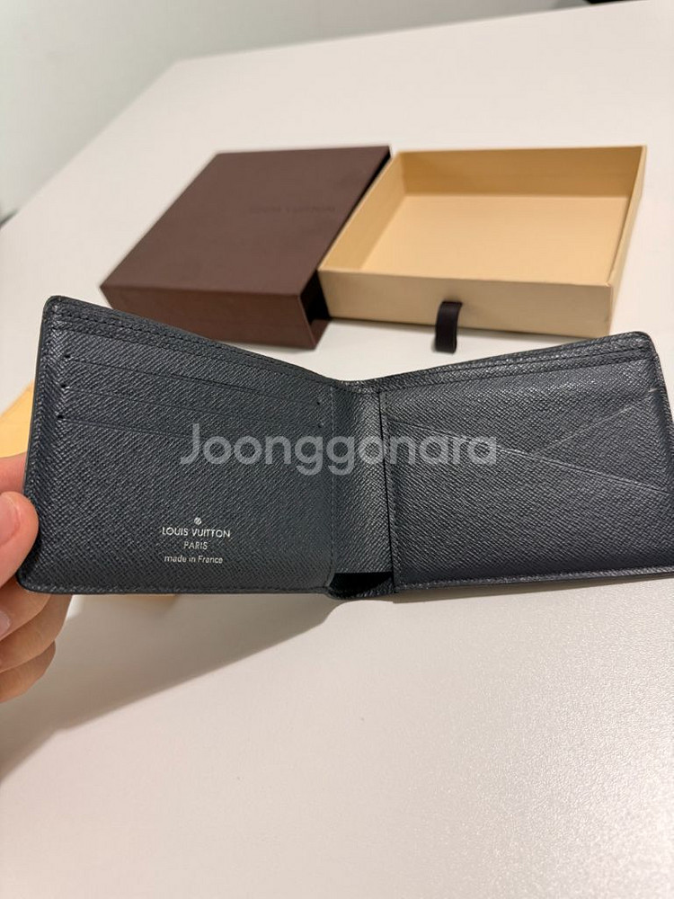 루이비통 지갑 블랙 에피 에삐 반지갑 국내정품--3