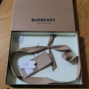 버버리 상자 리본포함 32*25