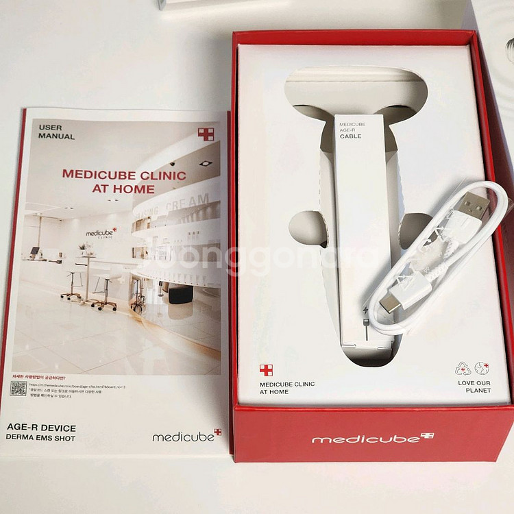 메디큐브 에이지알 더마 EMS 샷 풀박스--3