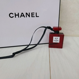 정품) 샤넬 넘버5 레드 키링 백참 (코스메틱)