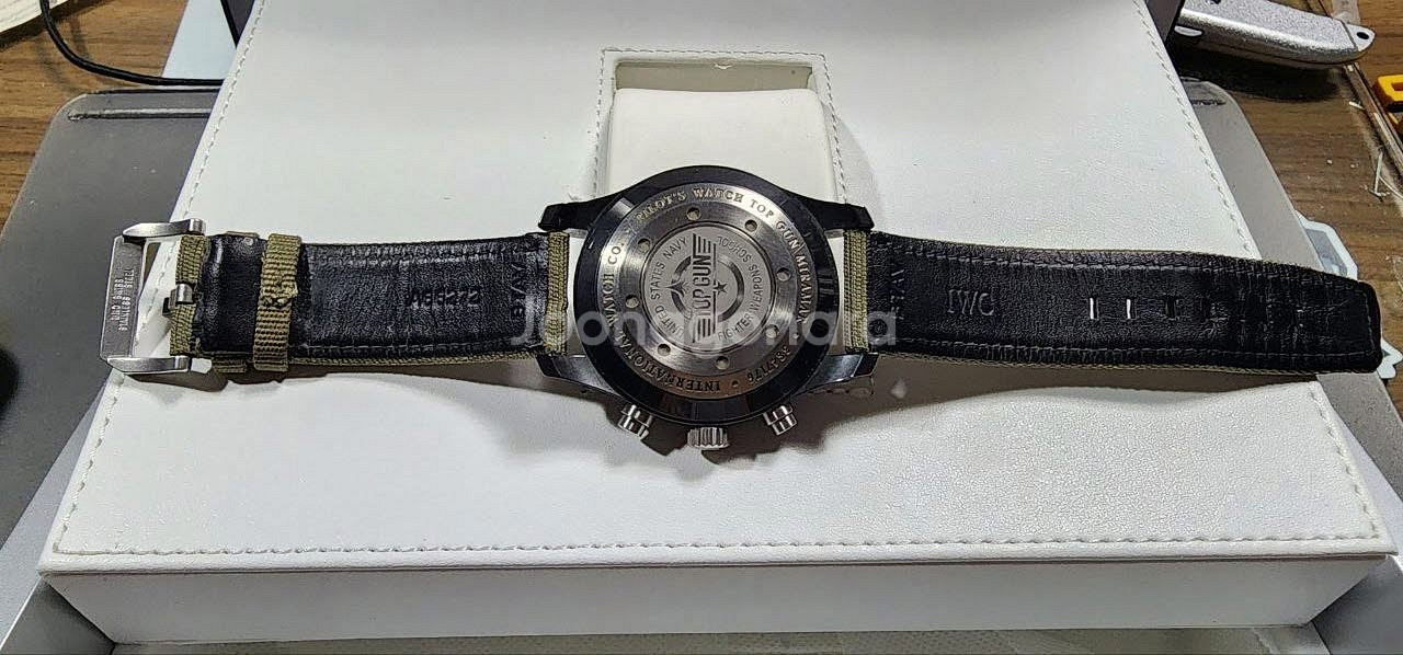 정품 IWC 탑건 미라마 입니다..--5