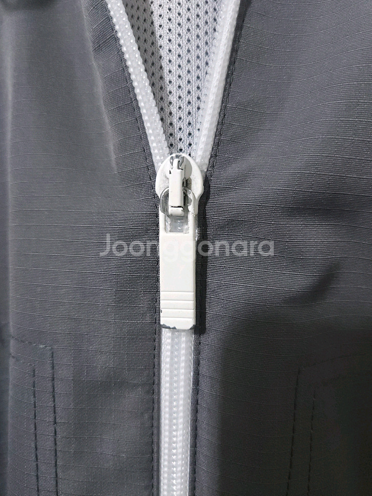 톰브라운 남여 공용 립스탑 바람막이 40Size--4