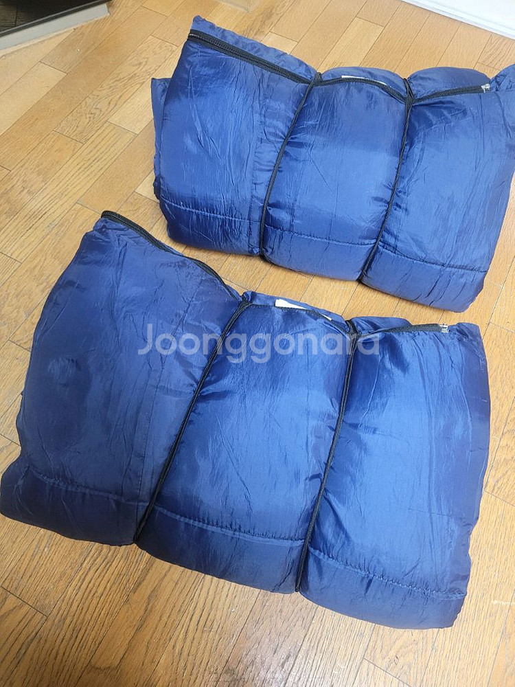 캠핑 침낭 2개 + 콜맨 베개 2개--0