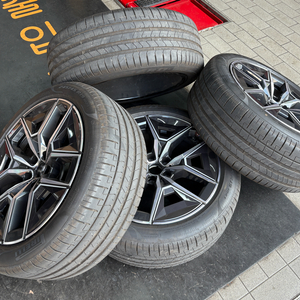 BMW G60 5시리즈 19인치 순정 휠 타이어