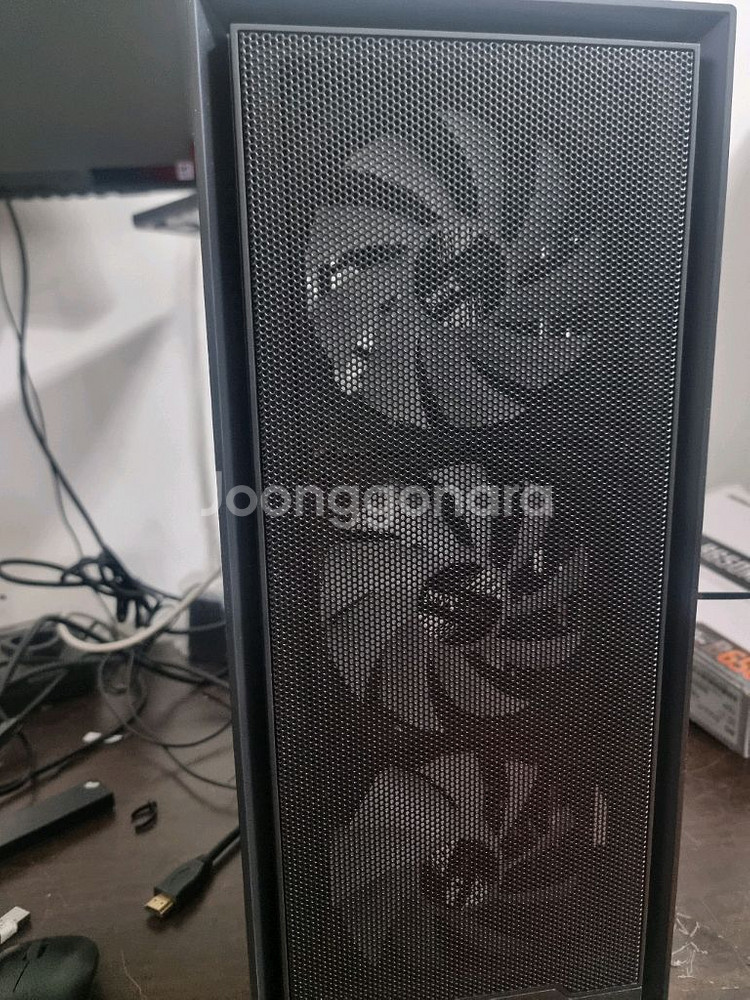 라이젠5 7500F rx9060xt 겜본체--0