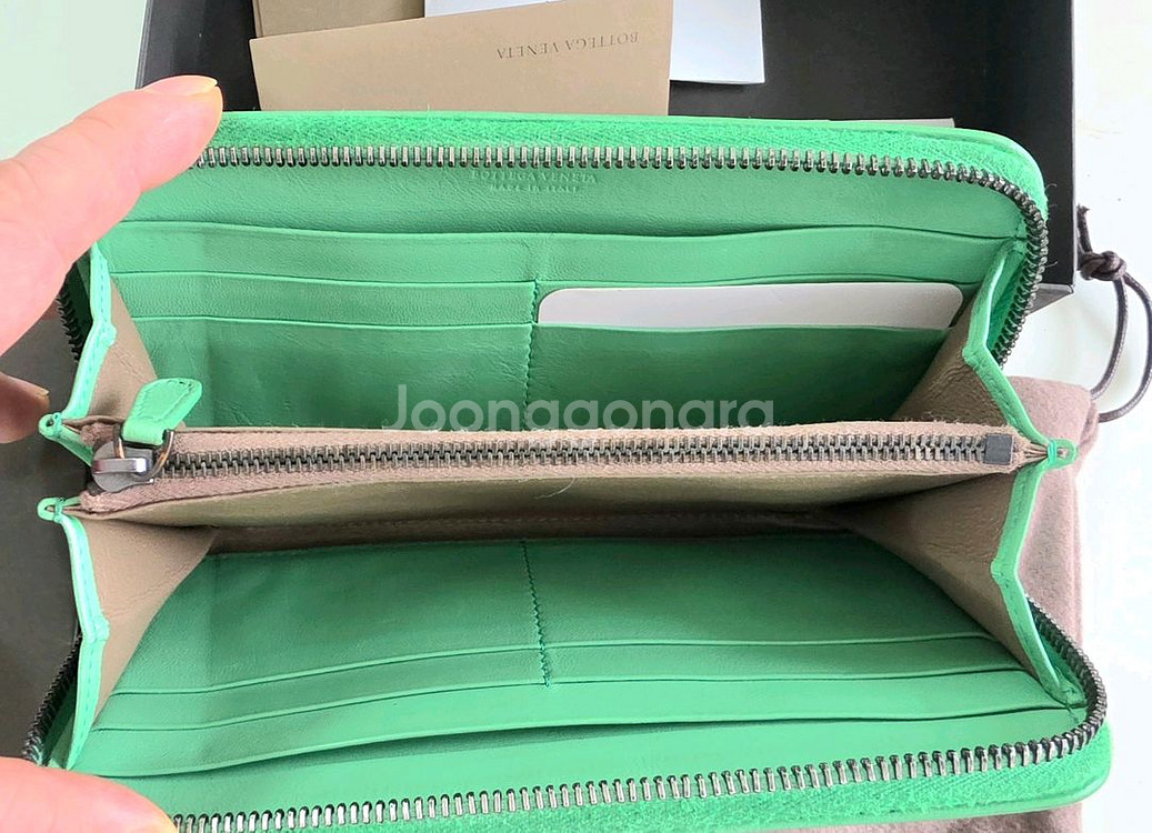 보테가 지퍼장지갑(정품)--1
