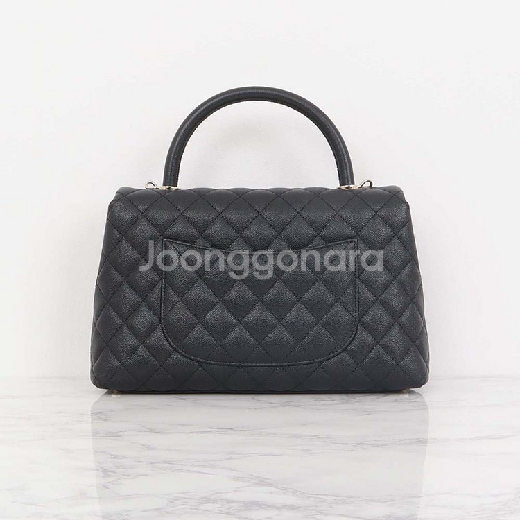 샤넬 코코핸들 미디움 캐비어 플랩백 블랙 A92991--2