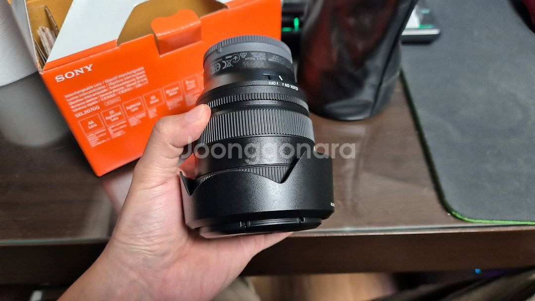소니 FE 20-70mm F4 G 렌즈 팝니다.--1