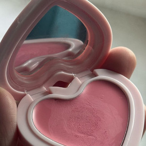 에이오유 카리나블로셔 보들크림블로셔 01 하츄볼