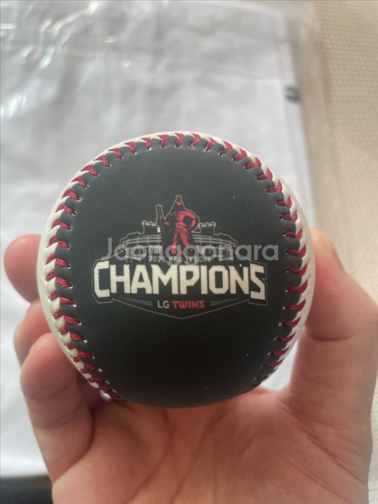 LG트윈스 2025 정규시즌 챔피언 기념구--1