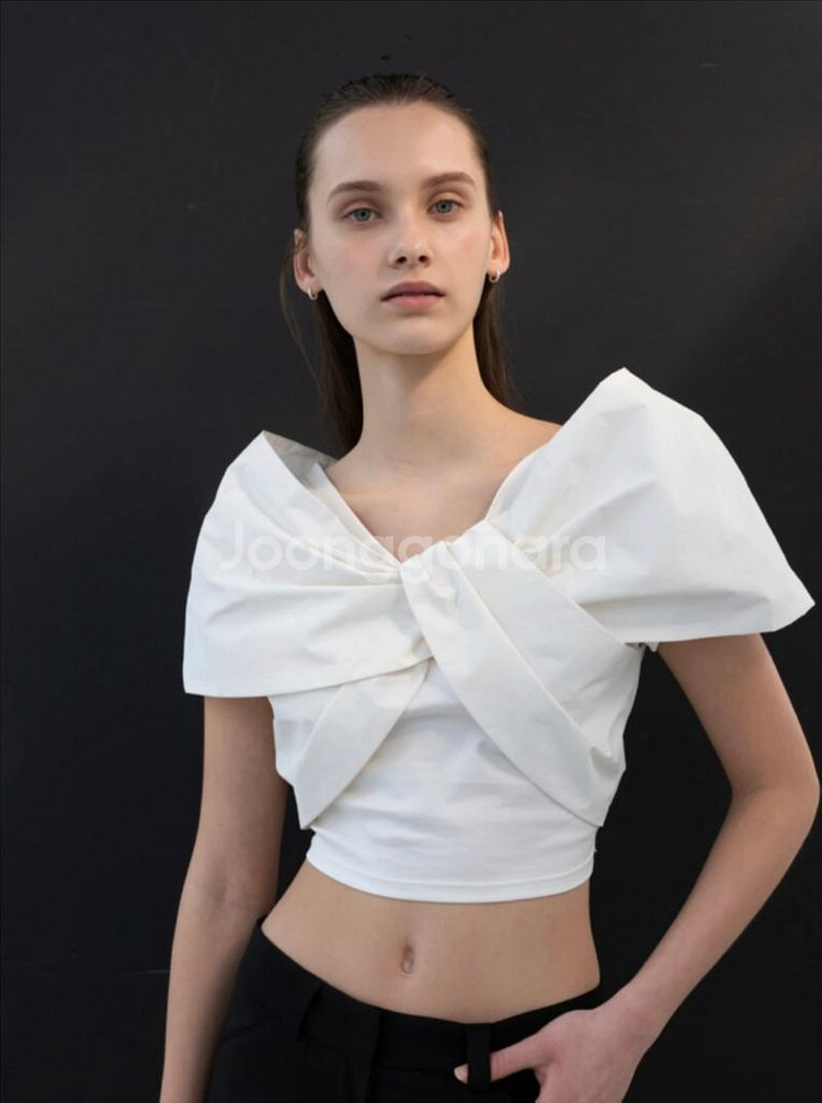 더티스 리본 탑 (아이유,안유진,나연,지젤,은하) 착용--5