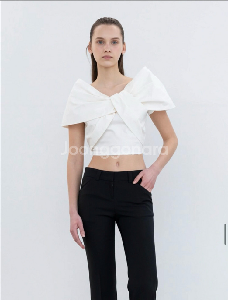 더티스 리본 탑 (아이유,안유진,나연,지젤,은하) 착용--6