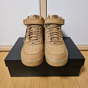 [새상품] 나이키 에어포스 미드 된장 285