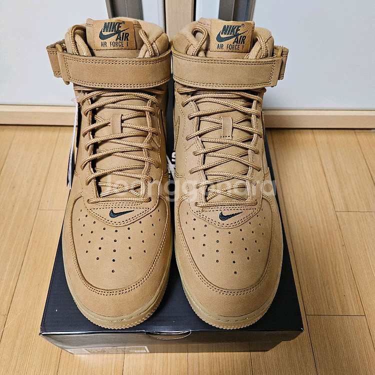 [새상품] 나이키 에어포스 미드 된장 285--1