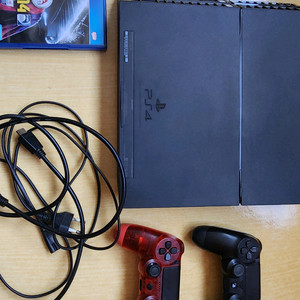 PS4 기기 및 타이틀