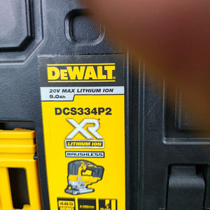 디월트직쏘 DCS 334P2 새 상품