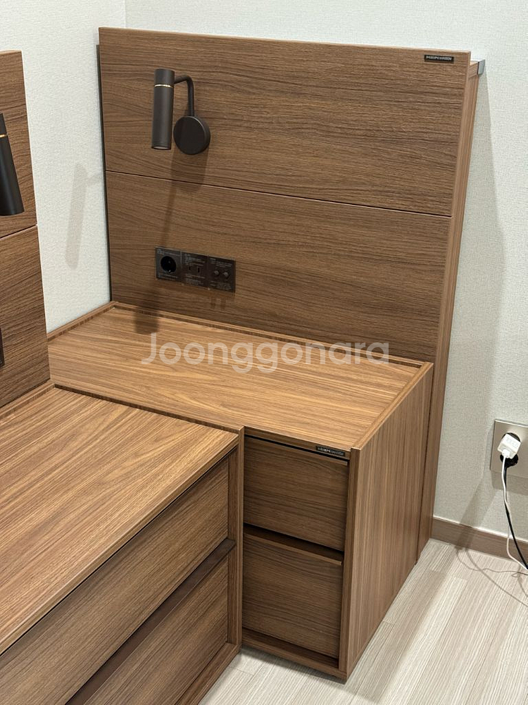 한샘 유로 503 아트월 월넛 패널 800 + 서랍장--5