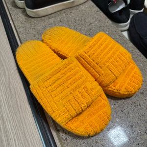 보테가베네타 남자 슬리퍼 리조트 스펀지 슬라이드