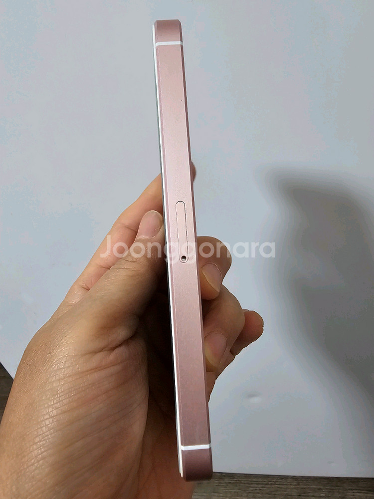 b45. 아이폰 se1 64GB--2