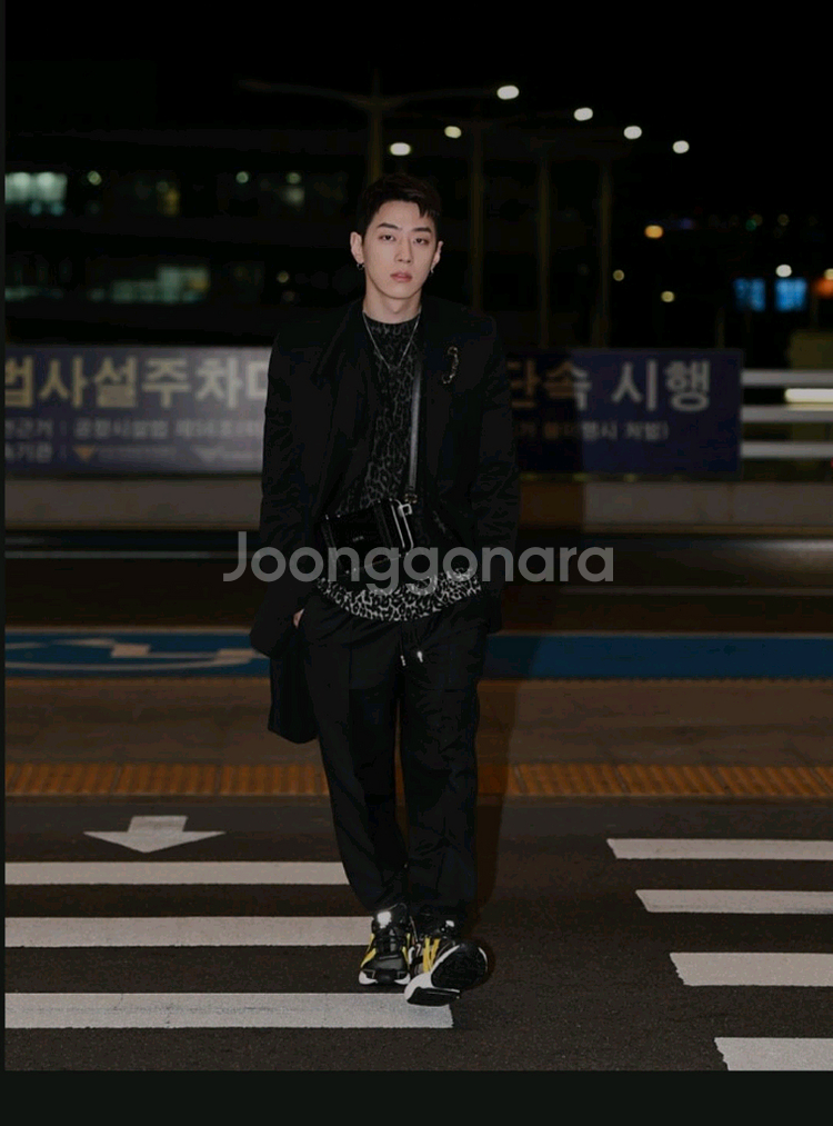 디올 스니커즈(새상품급)B24운동화신발구찌루이비통나이키--2