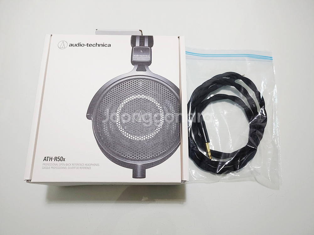 오디오테크니카 R50X 유선 헤드폰 팝니다--1