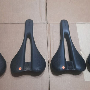 신품수준 7D 안장 외