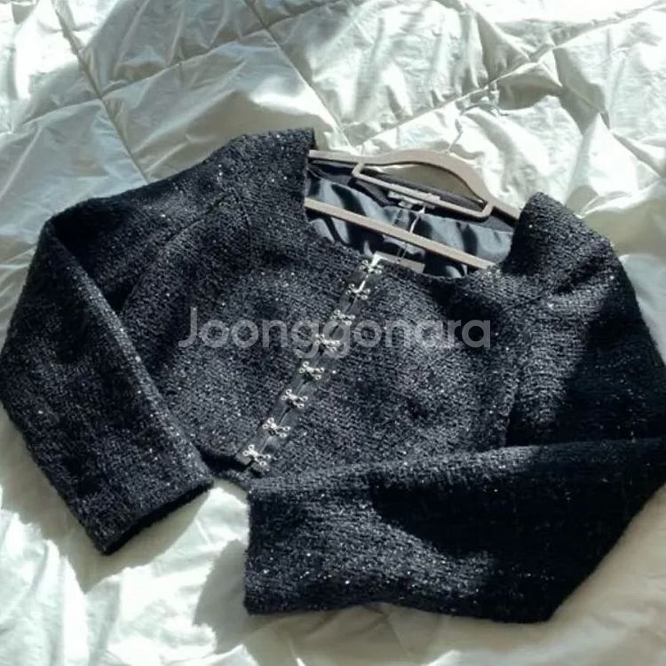 리맨티스트 트위드 후크 탑_블랙--2