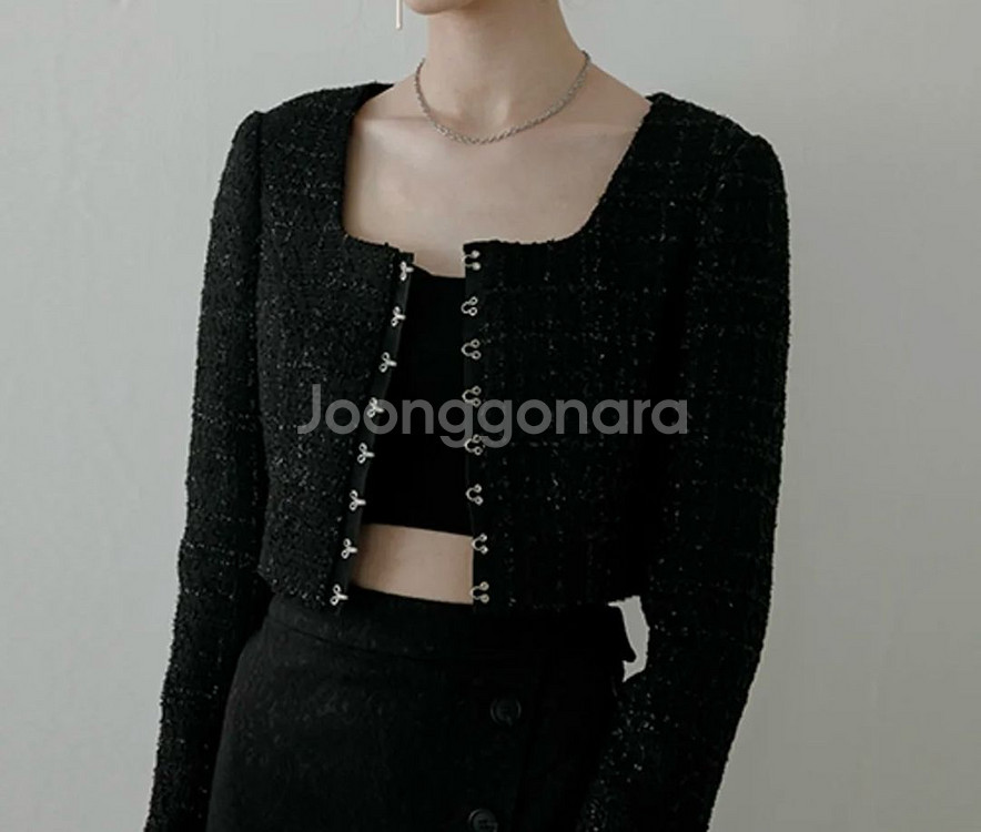 리맨티스트 트위드 후크 탑_블랙--1