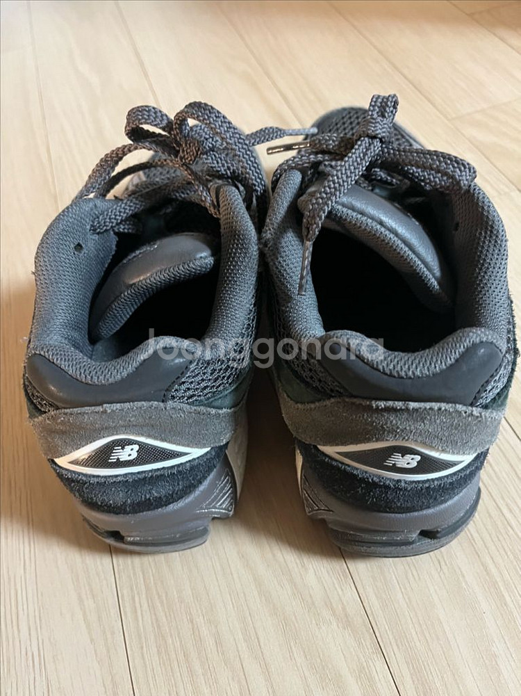뉴발란스 운동화 225--3