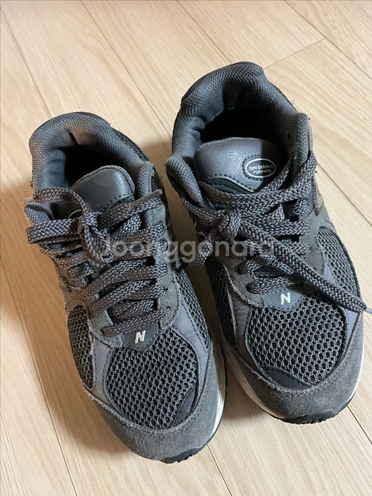 뉴발란스 운동화 225--0
