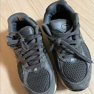 뉴발란스 운동화 225