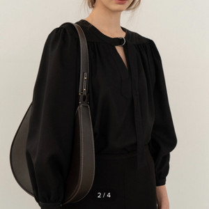 킨더살몬 gather blouse black