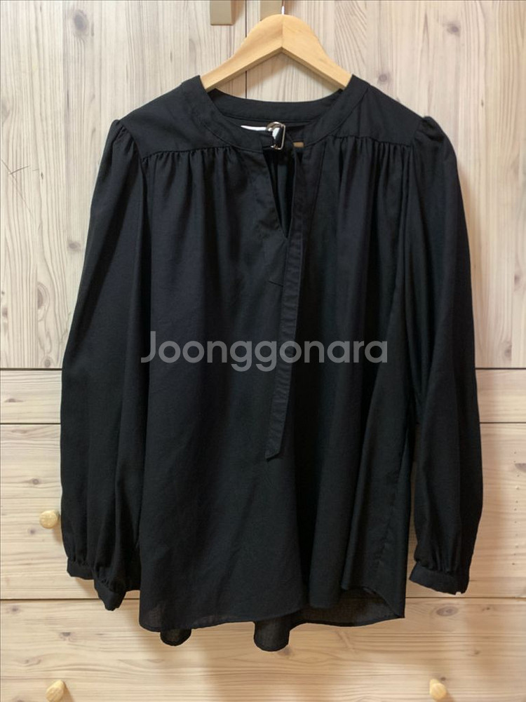 킨더살몬 gather blouse black--4