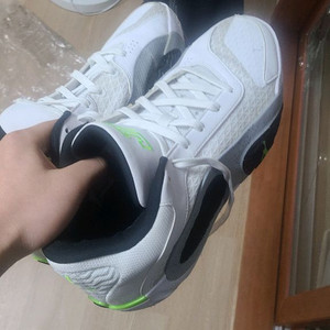 나이키 조던 테이텀2 pf 화이트 블랙 입니다 280