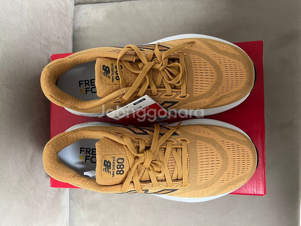 뉴발란스 880 V15 2E 265 판매합니다--0