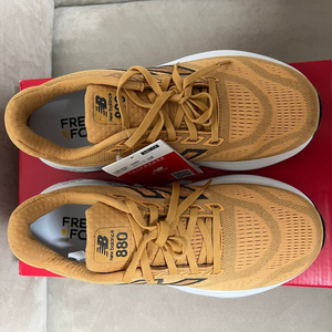 뉴발란스 880 V15 2E 265 판매합니다