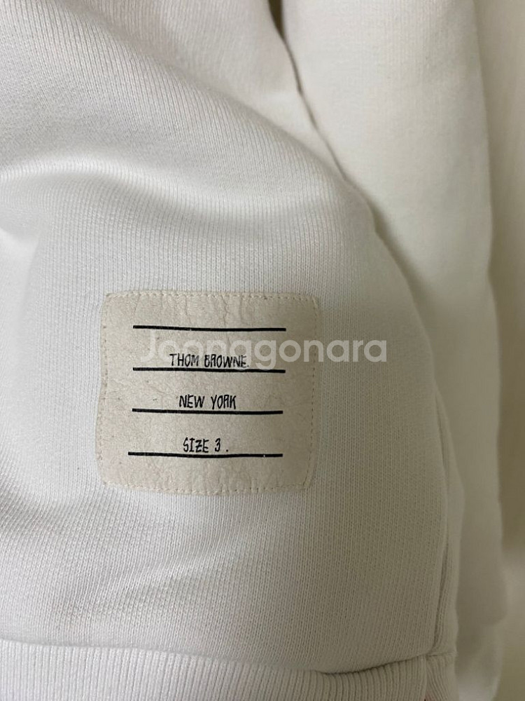 [3] 톰브라운 백삼선 맨투맨 화이트--3