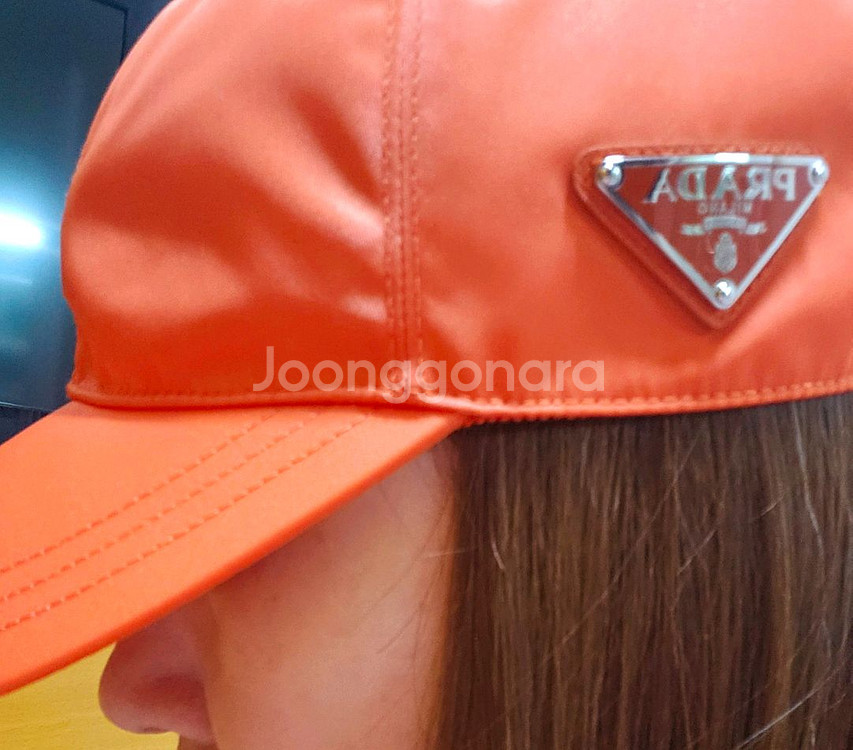 정품 프라다 삼각로고 볼캡 파격가 (1회착용)--1