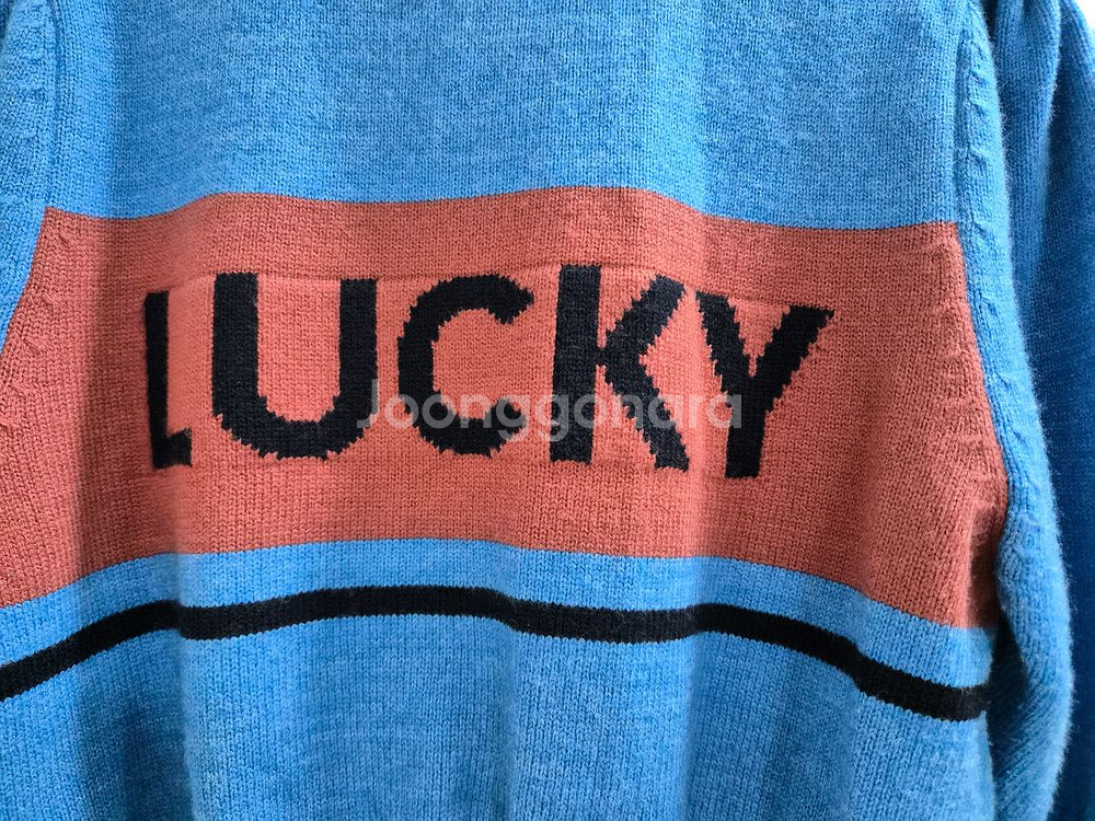 럭키슈에뜨 가디건 팝니다.--6