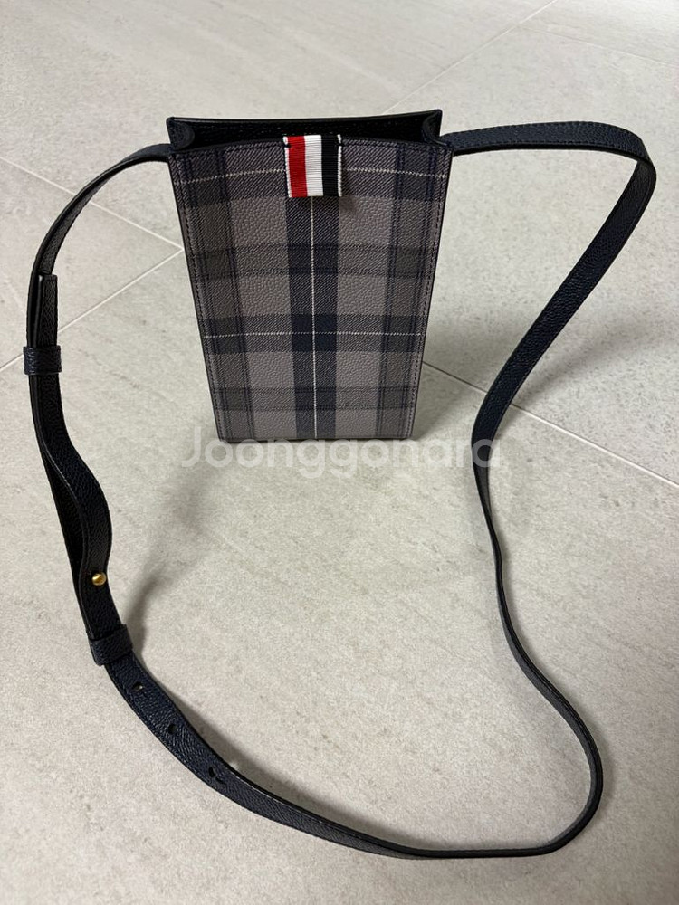 톰브라운 체크 크로스백--2