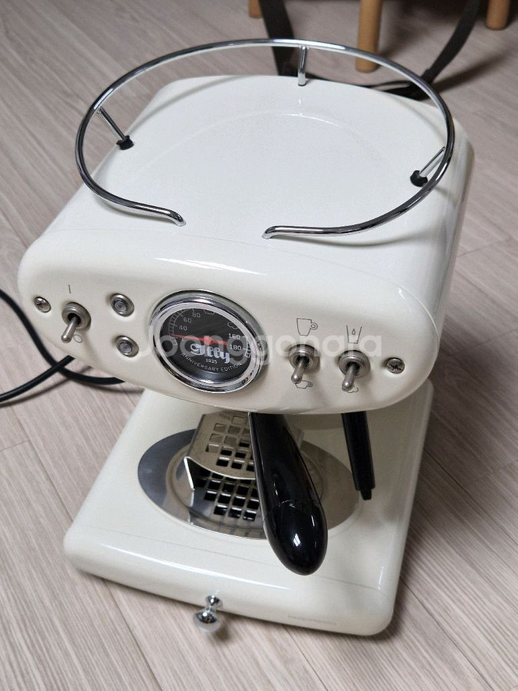 일리 커피머신 X1 애니버서리 에디션 크림색--0