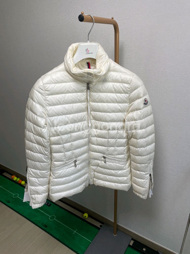 몽클레어 여성 경량패딩 2사이즈--0