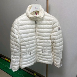 몽클레어 여성 경량패딩 2사이즈